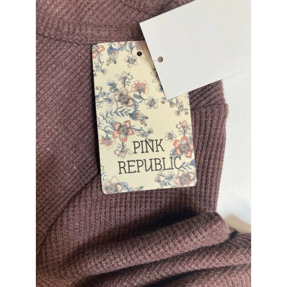 Pink Republic Women's Maroon Paris Graphic Scoop Neck Long Sleeve Knit Top M
